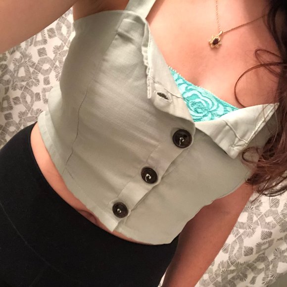 🖤 Green buttoned top (free with purchase) - Picture 3 of 5